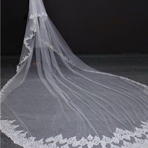 Long Lace Edged Bridal Veil in White